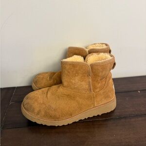 UGG Kids Classic Short Chestnut Suede Shearling Boots Size 3